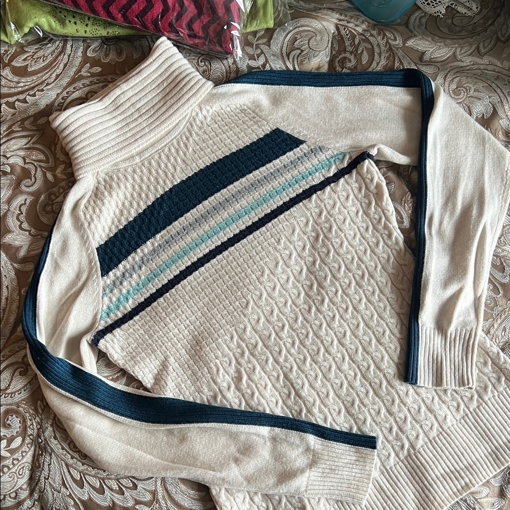 Smartwool Cream and Blue Turtleneck Sweater EUC